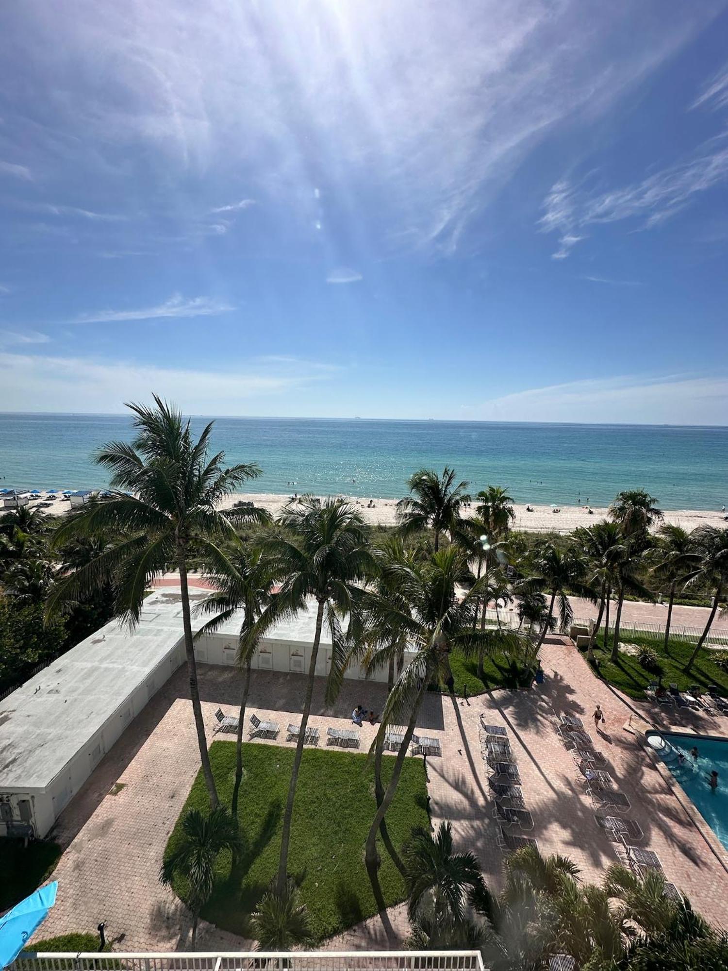 Casablanca On The Beach Miami Beach Rum bild