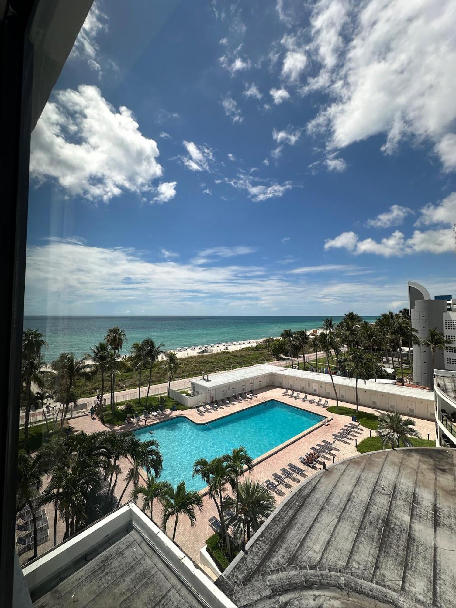 Casablanca On The Beach Miami Beach Rum bild