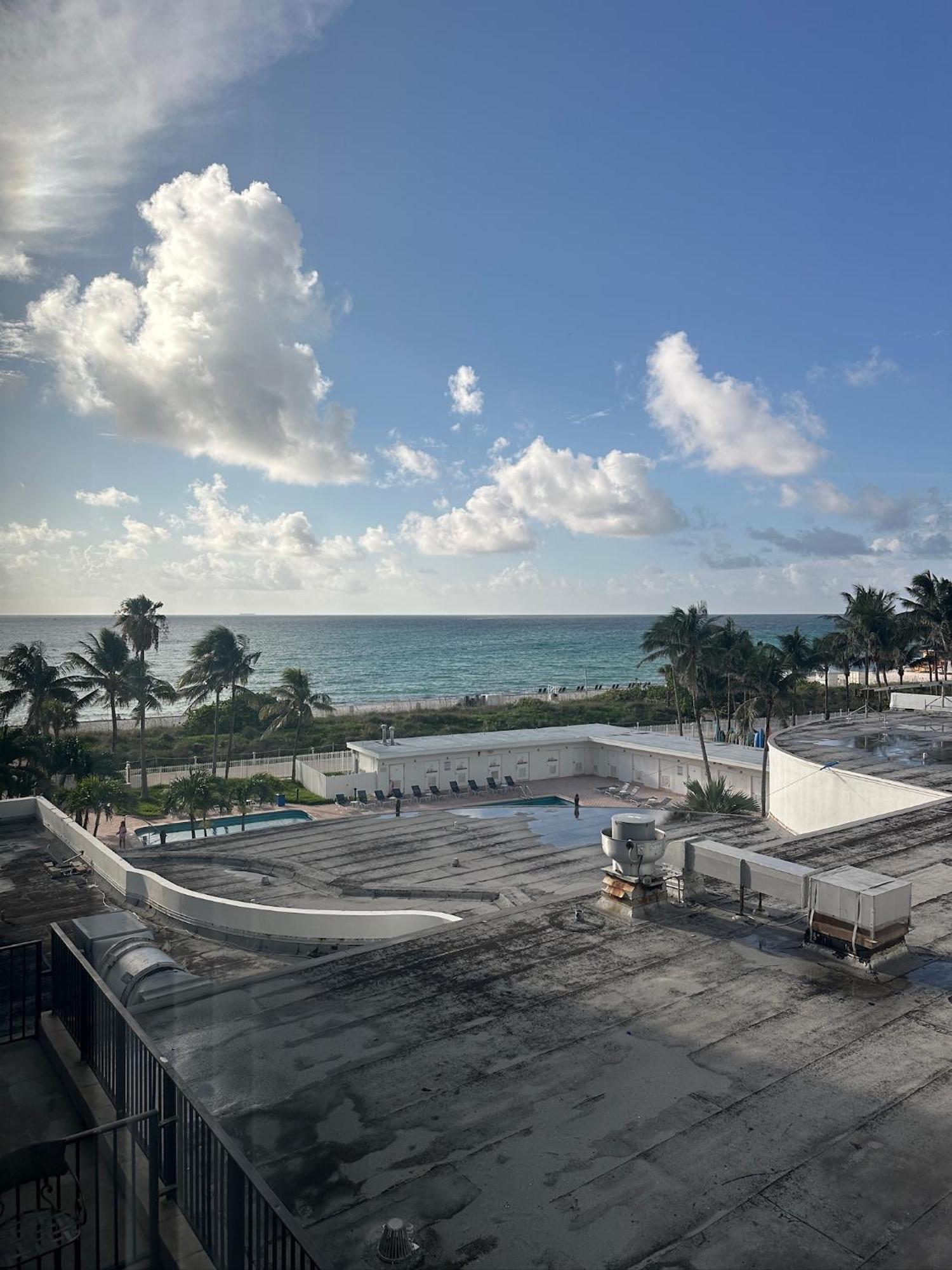 Casablanca On The Beach Miami Beach Rum bild