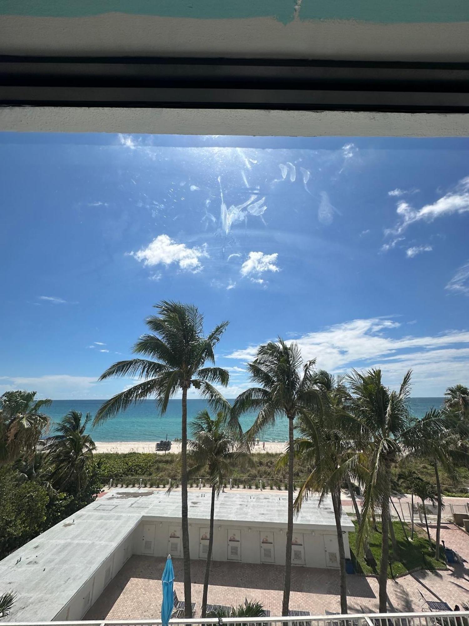 Casablanca On The Beach Miami Beach Rum bild